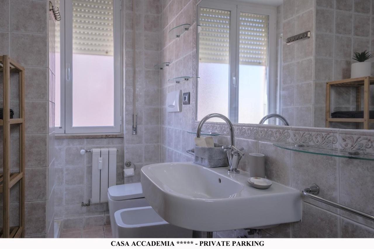 Elegante Casa Accademia ***** - Private Parking Appartamento Livorno Esterno foto